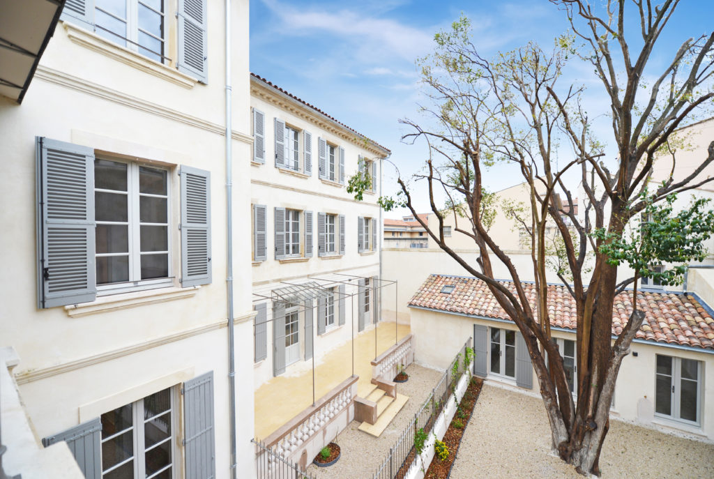AVIGNON 74, rue de la Carreterie