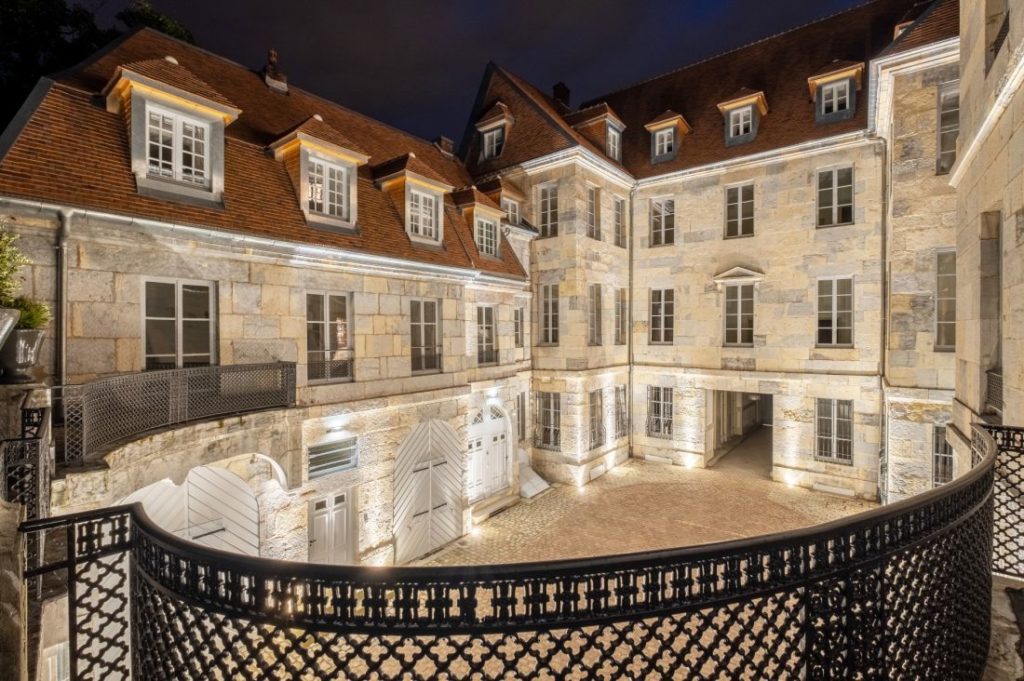 BESANÇON - Hôtel d'Isabey