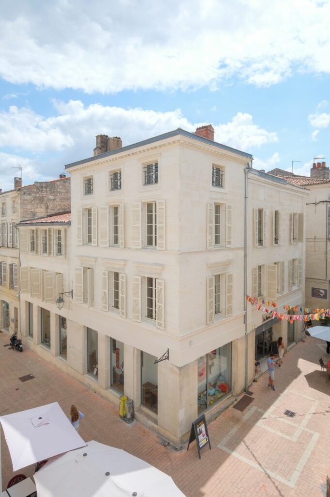 Lorem ipsum dolor sit amet, consectetur adipiscing elit. Ut quis efficitur ipsum. Vivamus vel nibh condimentum, semper tellus eget, commodo dolor.