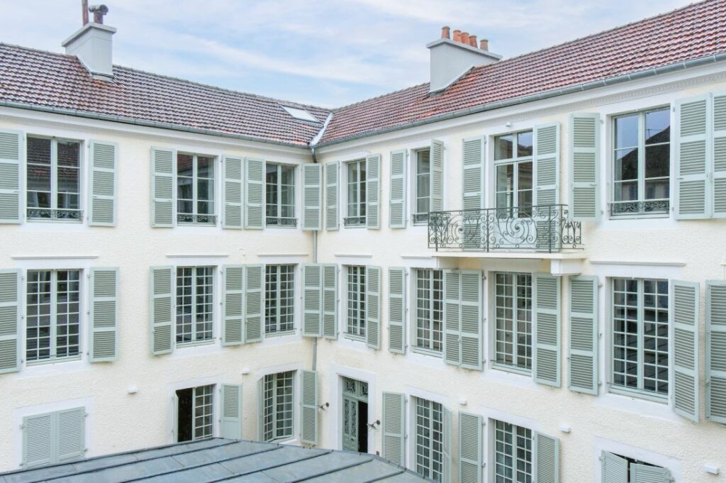 Lorem ipsum dolor sit amet, consectetur adipiscing elit. Ut quis efficitur ipsum. Vivamus vel nibh condimentum, semper tellus eget, commodo dolor.