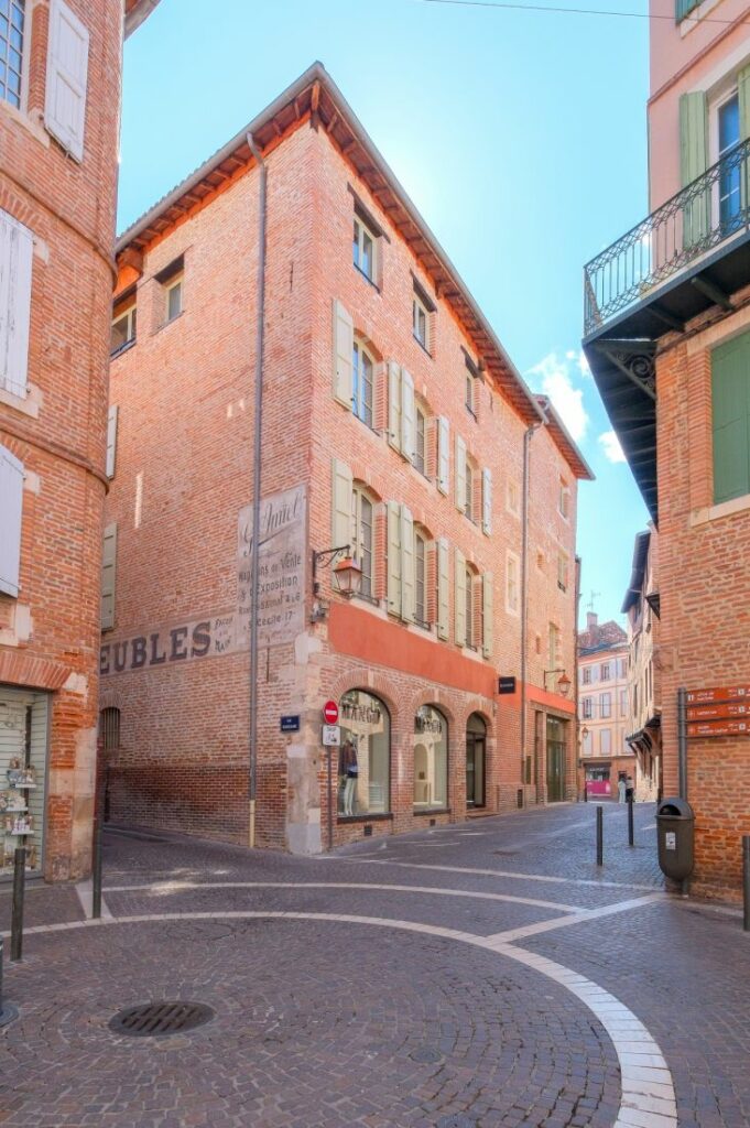 Lorem ipsum dolor sit amet, consectetur adipiscing elit. Ut quis efficitur ipsum. Vivamus vel nibh condimentum, semper tellus eget, commodo dolor.