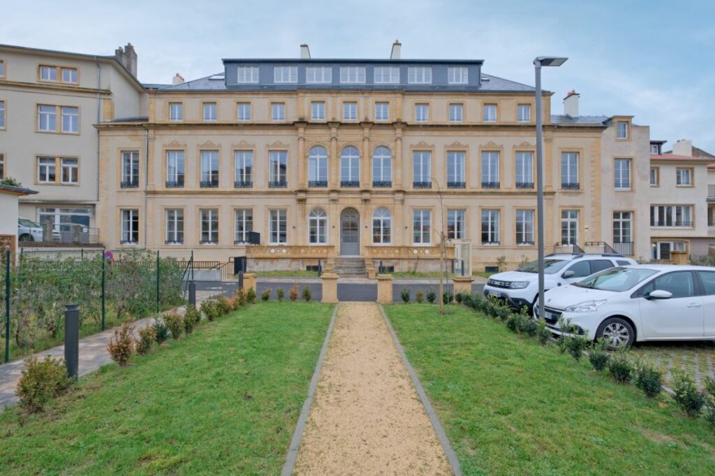 Lorem ipsum dolor sit amet, consectetur adipiscing elit. Ut quis efficitur ipsum. Vivamus vel nibh condimentum, semper tellus eget, commodo dolor.